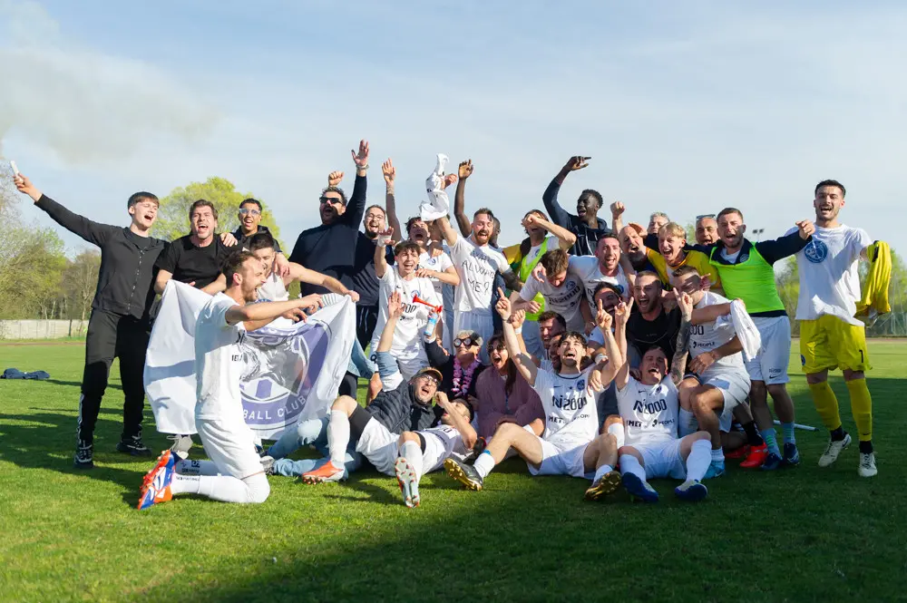 Seconda categoria: gli scatti di Gsr-Cortefranca e la festa per la promozione