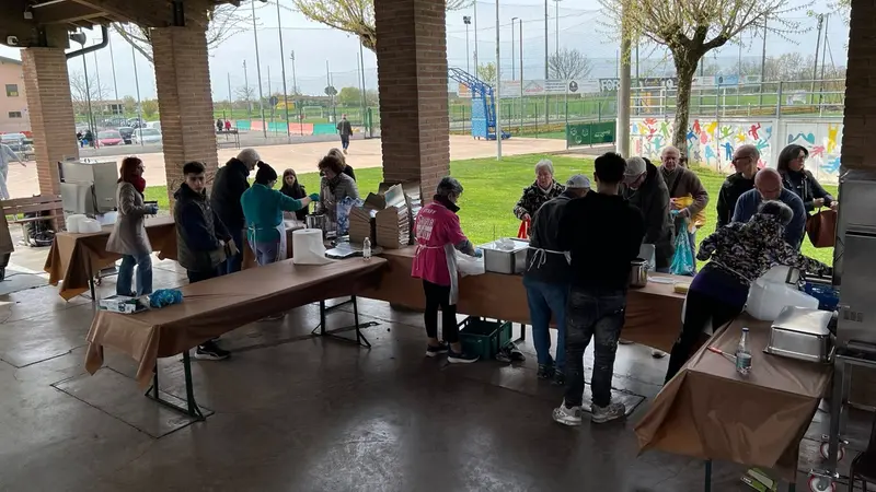 Sono state preparate 650 porzioni - © www.giornaledibrescia.it