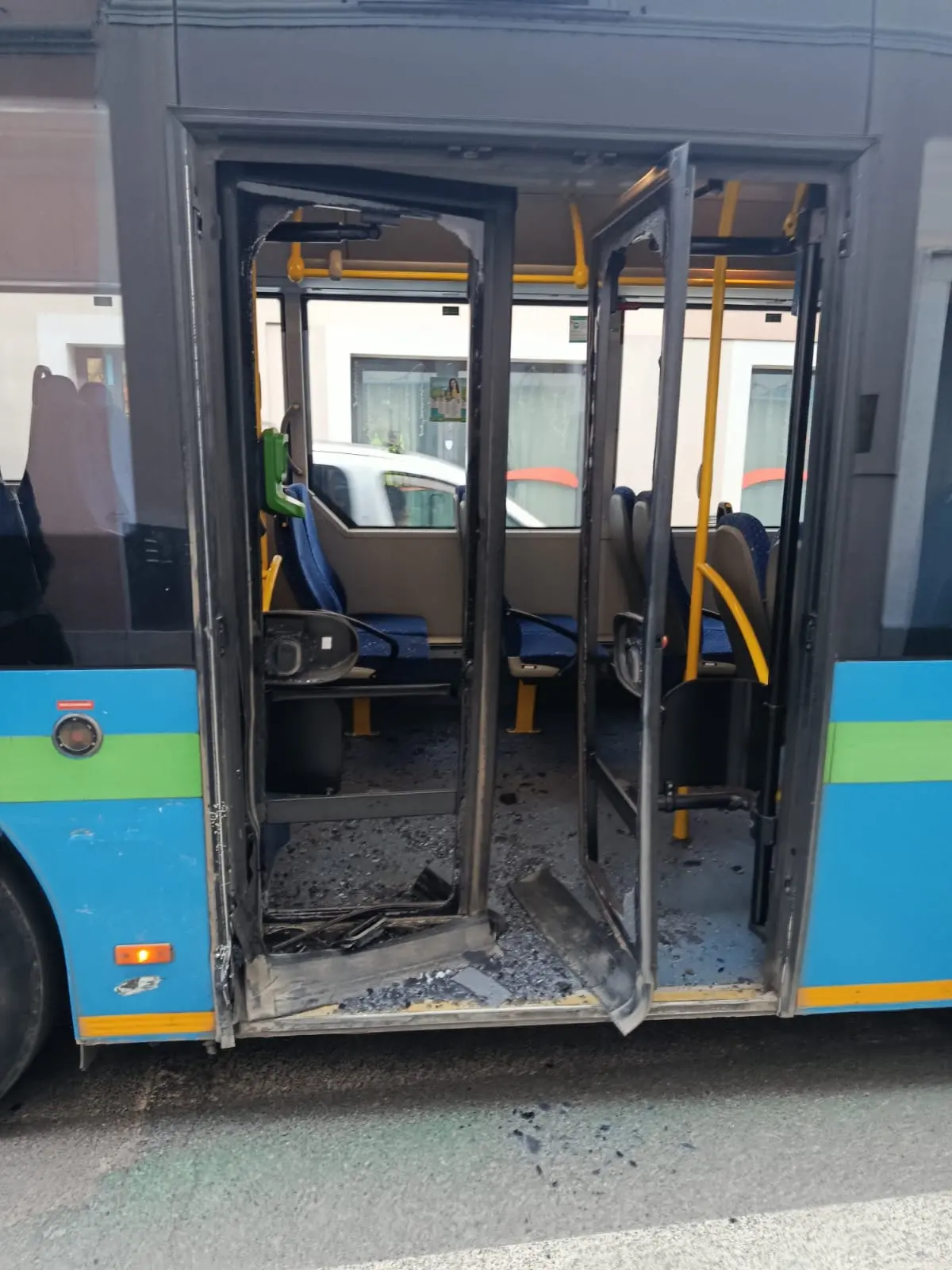 L'incidente tra un autobus e un'automobile a Remedello