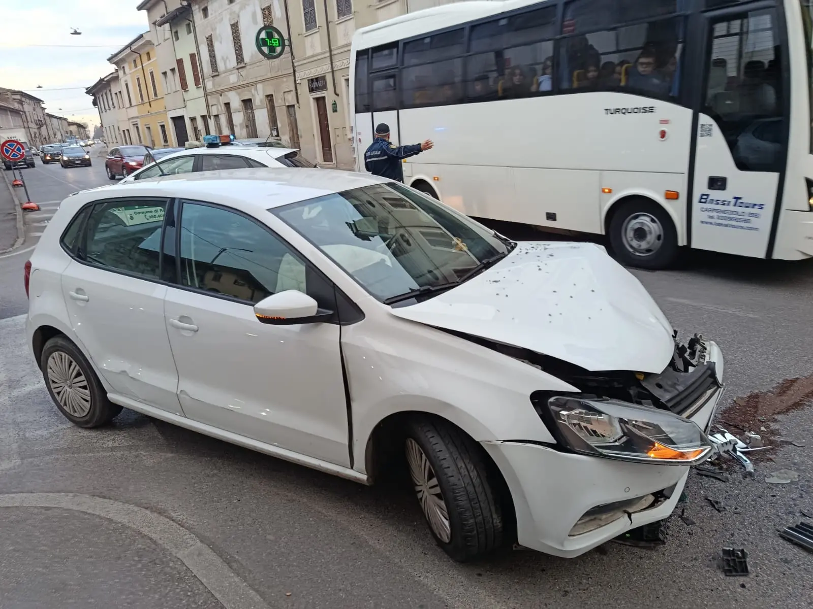 L'incidente tra un autobus e un'automobile a Remedello