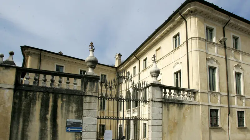 Il palazzo comunale di Gardone - © www.giornaledibrescia.it