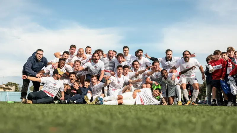 Il Montirone celebra il passaggio dalla Prima categoria alla Promozione - Foto New Reporter Comincini  © www.giornaledibrescia.it