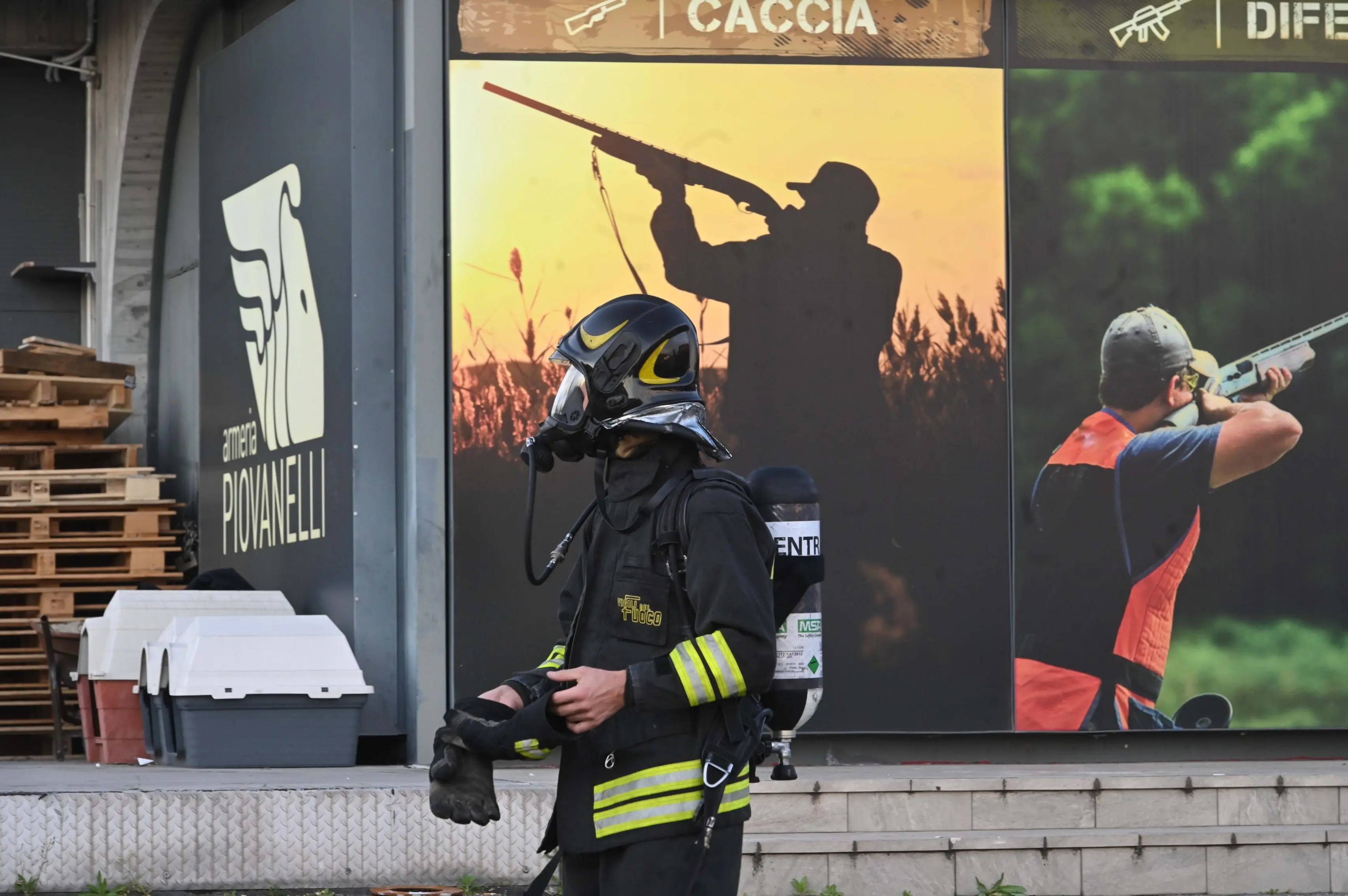 Esplosione in un'armeria a Lonato