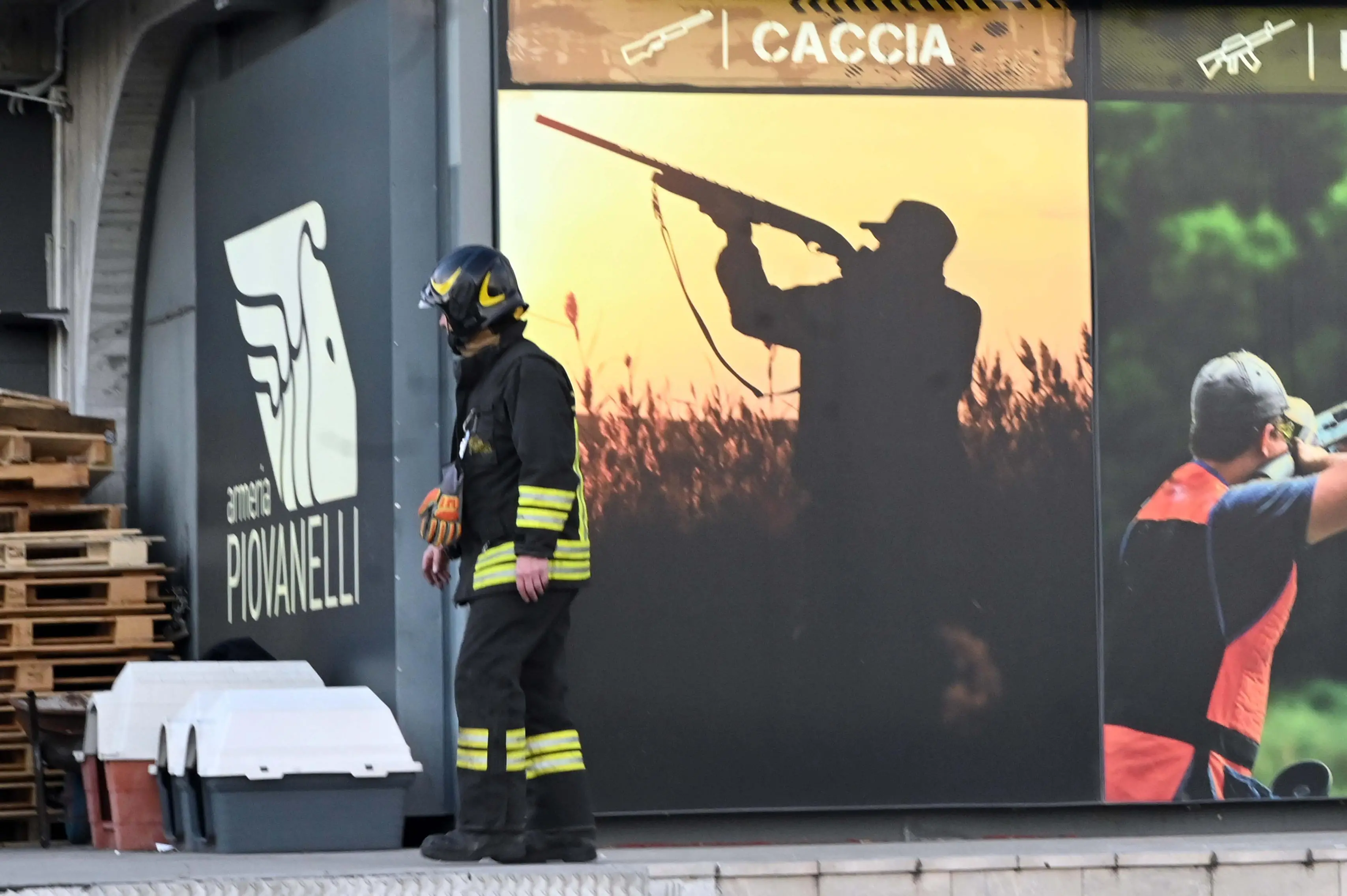 Esplosione in un'armeria a Lonato