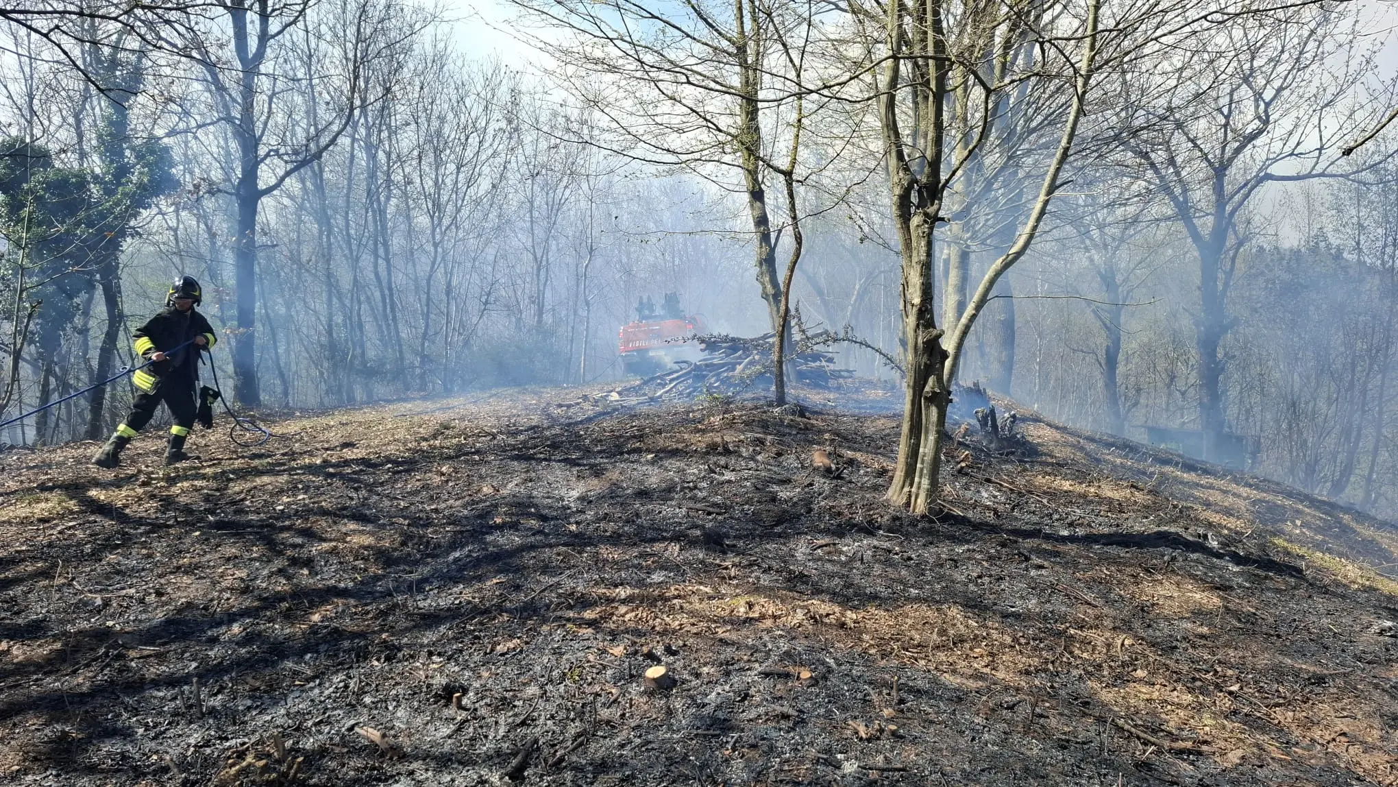 Valsabbia, l'incendio tra Bione e Preseglie