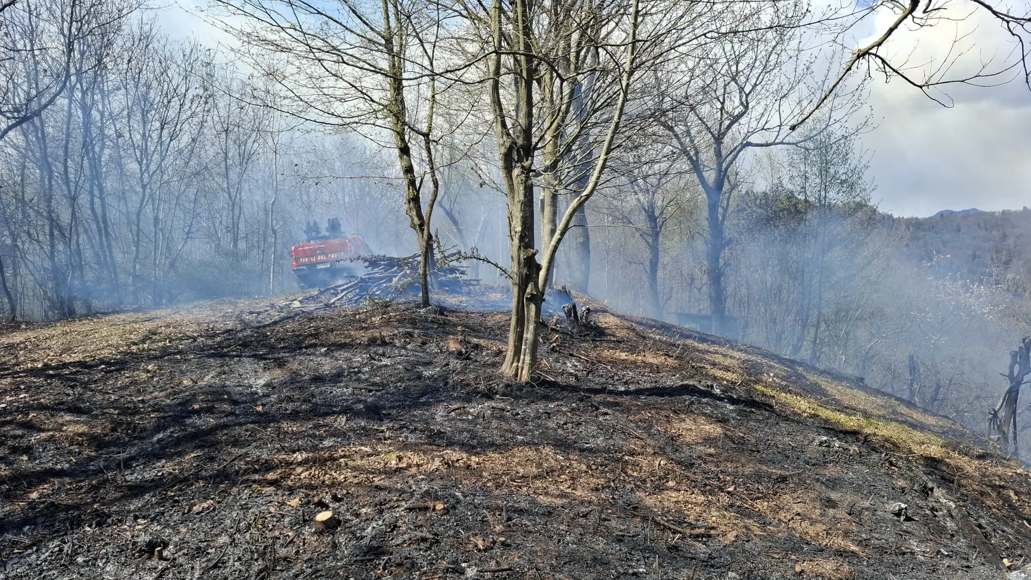 Valsabbia, l'incendio tra Bione e Preseglie