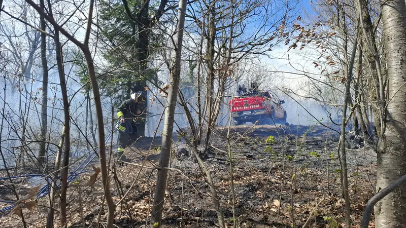 Valsabbia, l'incendio tra Bione e Preseglie