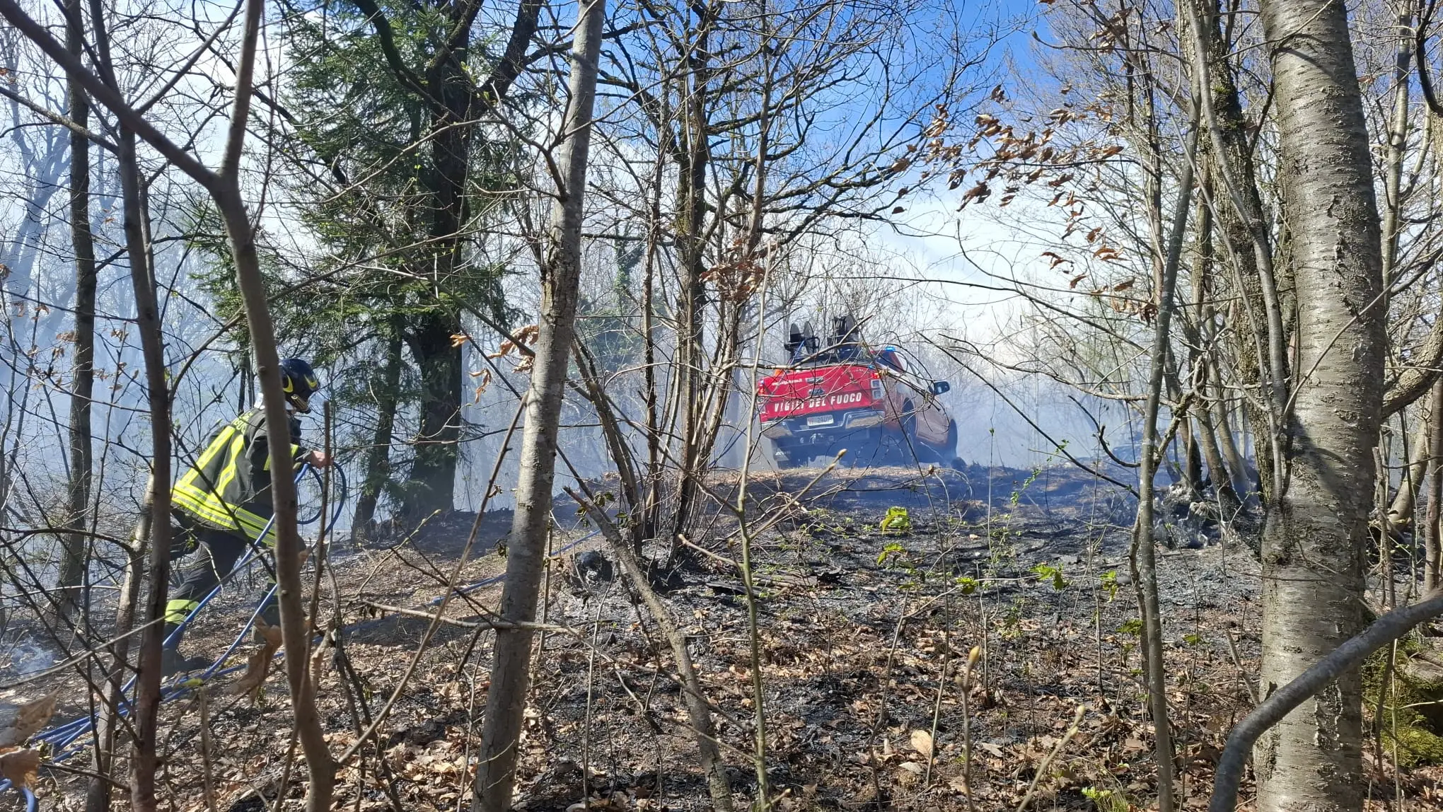 Valsabbia, l'incendio tra Bione e Preseglie