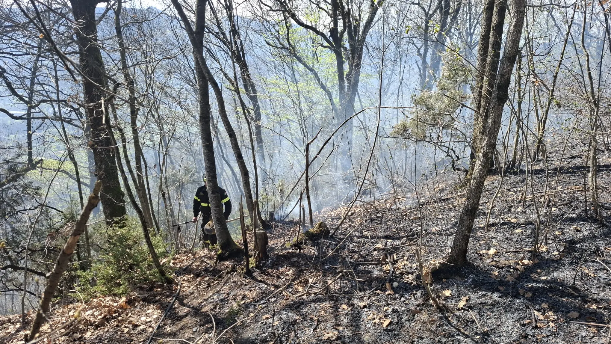 Valsabbia, l'incendio tra Bione e Preseglie
