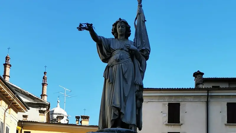 La statua della Bell'Italia donata da Vittorio Emanuele II © www.giornaledibrescia.it