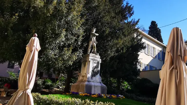 La statua di Tito Speri nell'omonima piazzetta © www.giornaledibrescia.it