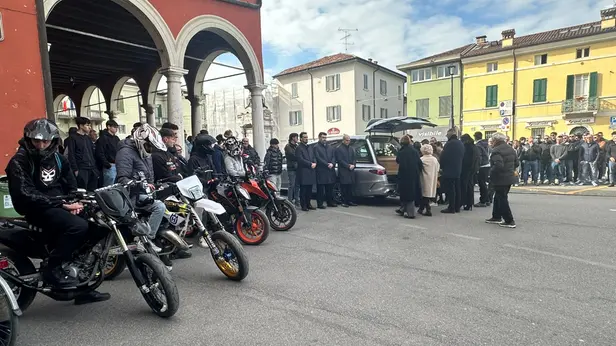 I funerali di Alessandro Cagioni a Bagnolo Mella