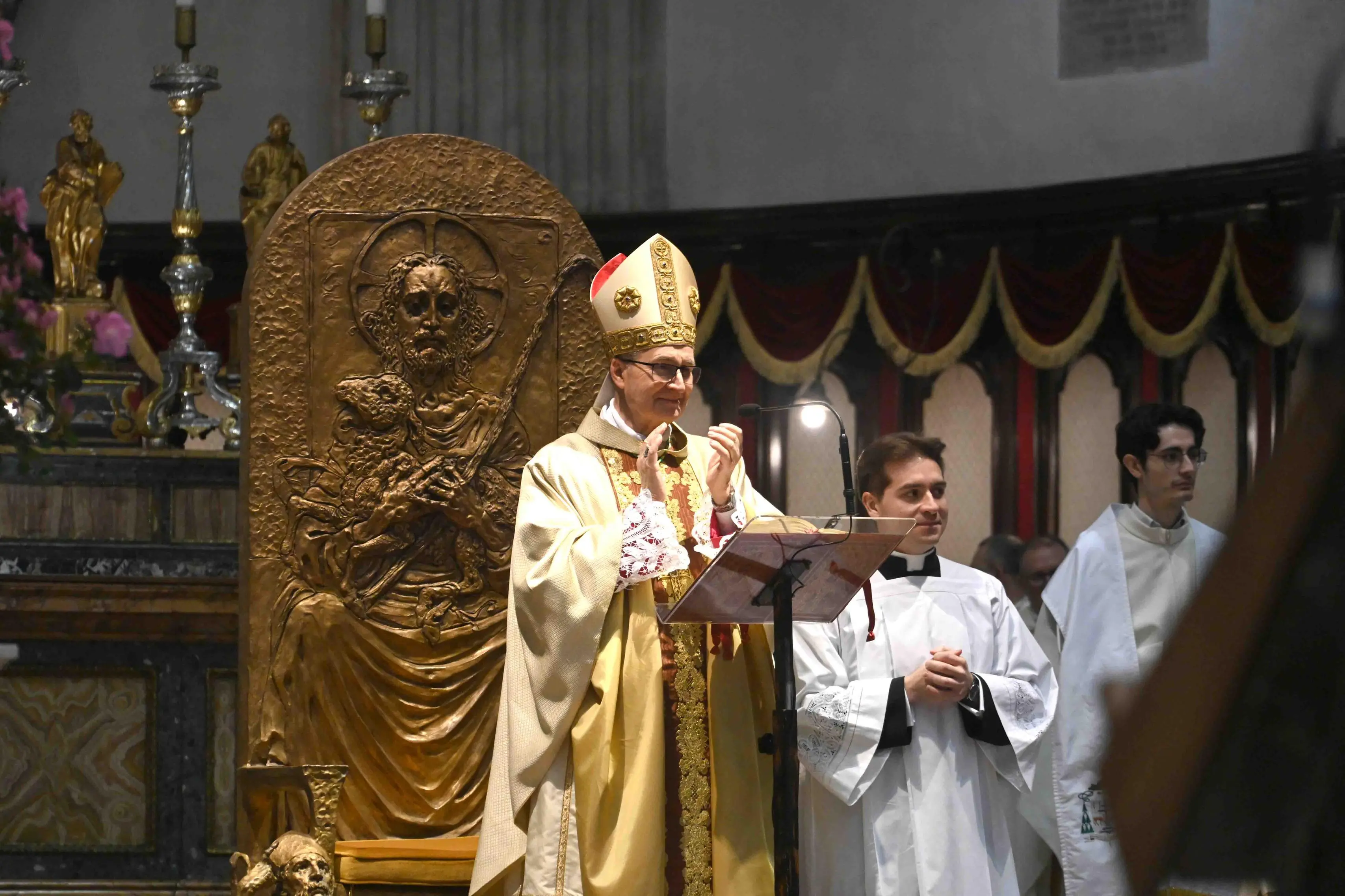 La messa crismale celebrata dal vescovo Tremolada