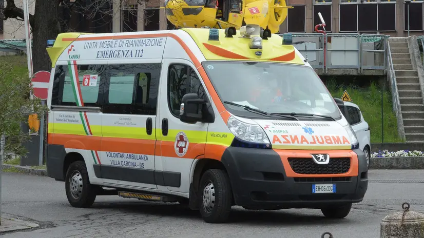 Un'ambulanza (simbolica)