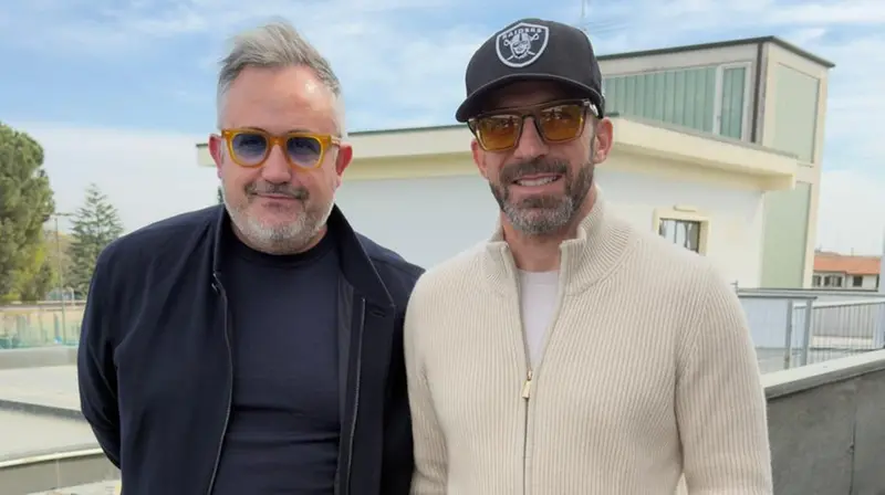 Alex Del Piero con il presidente della Pro Palazzolo Claudio Forlani - © www.giornaledibrescia.it