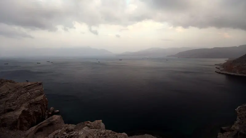 Lo stretto di Hormuz - Foto Ansa © www.giornaledibrescia.it