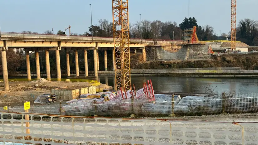 Il nuovo ponte di Palazzolo in costruzione - © www.giornaledibrescia.it