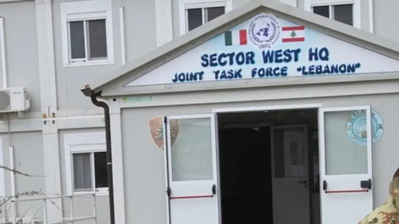 Uno degli ingressi della base italiana Unifil a Shama - Foto Ansa © www.giornaledibrescia.it