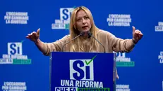 Giorgia Meloni durante la campagna per il referendum - Foto Ansa © www.giornaledibrescia.it