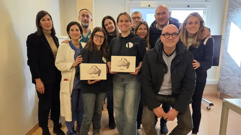 Due visori donati agli Spedali Civili