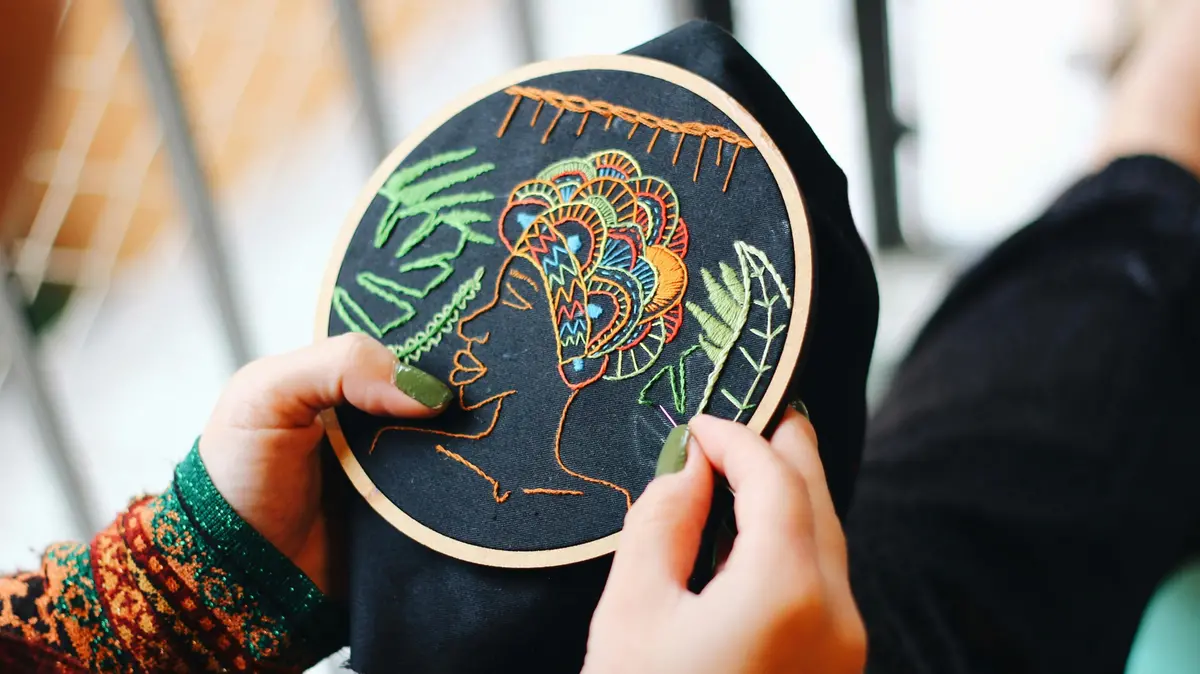 Ricamare, passatempo lento e creativo