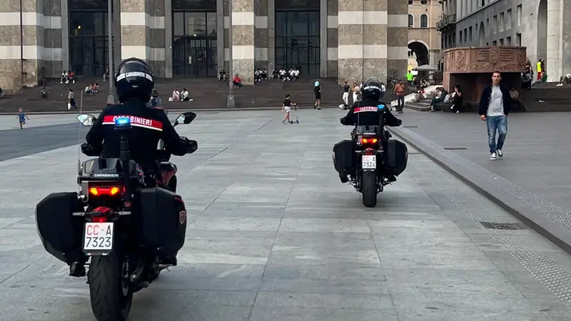I controlli in piazza Vittoria - © www.giornaledibrescia.it