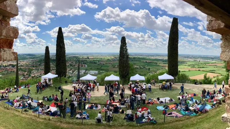 Una Pasquetta alla Santissima di qualche anno fa - © www.giornaledibrescia.it
