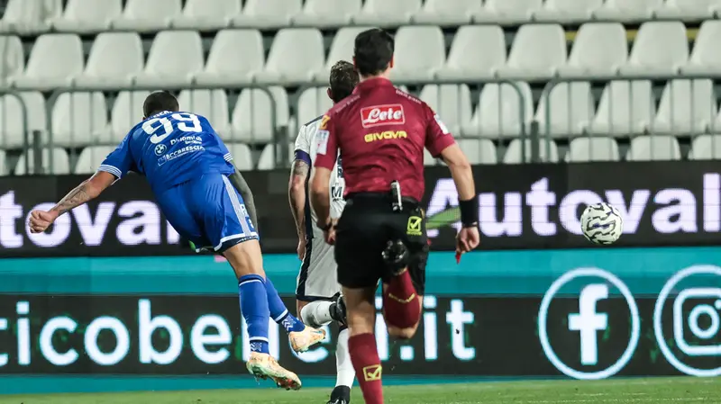 La magìa di mancino di Crespi contro il Cittadella