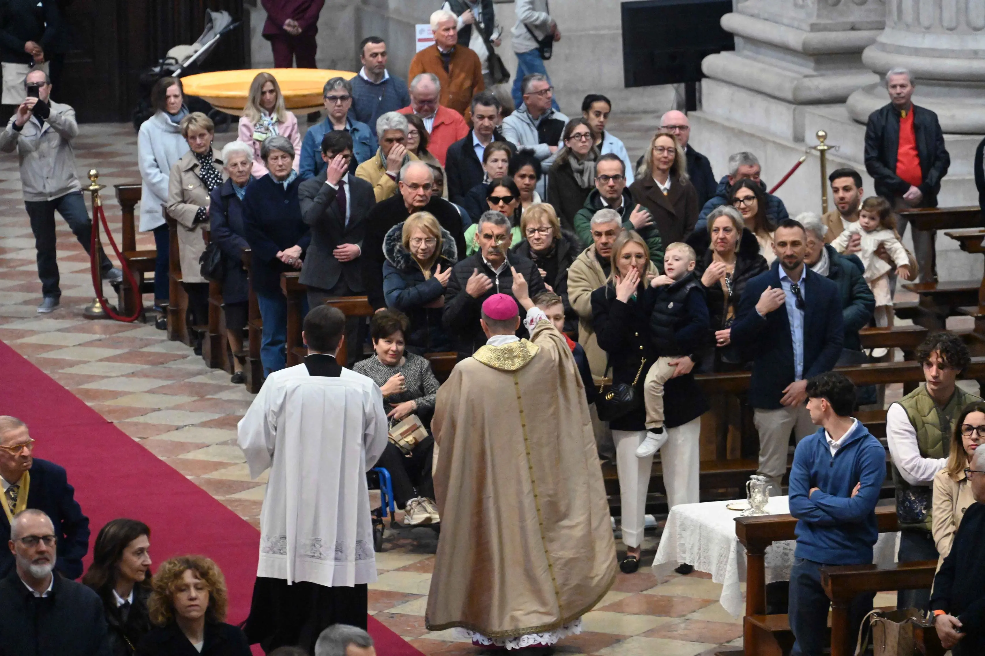 In Duomo il pontificale di Pasqua presieduto da monsignor Tremolada