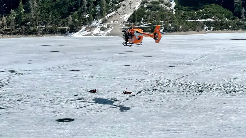 Una foto d'archivio del lago di Braies - Foto Ansa © www.giornaledibrescia.it