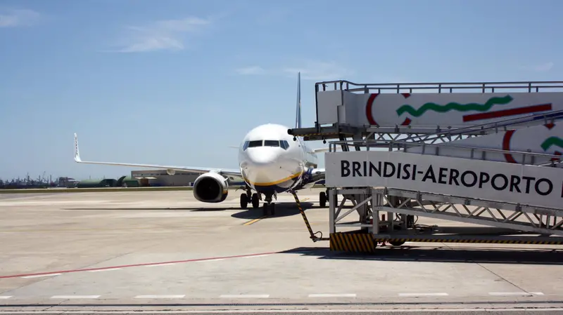 L'aeroporto di Brindisi senza carburante per gli aerei