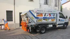 Un operatore di Garda Uno al lavoro - © www.giornaledibrescia.it