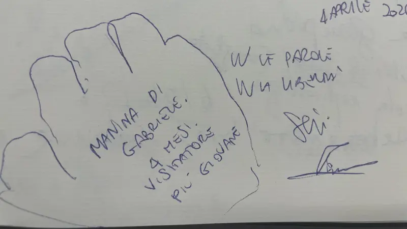 La mano del piccolo Gabriele - © www.giornaledibrescia.it