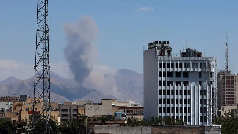 Gli effetti di un attacco israeliano a Teheran - Foto Epa © www.giornaledibrescia.it
