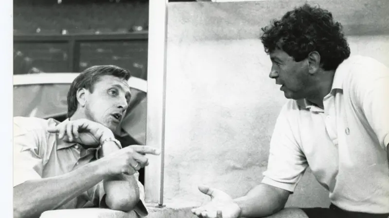 Lucescu in compagna di Johan Cruyff - © www.giornaledibrescia.it