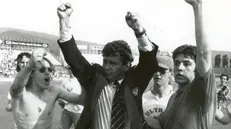 Mircea Lucescu con i tifosi del Brescia - Foto archivio storico Eden/GdB © www.giornaledibrescia.it