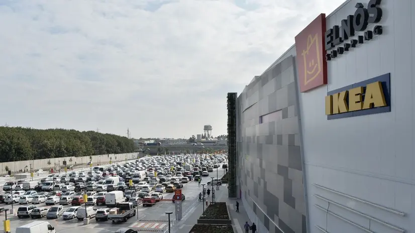 Il mega parcheggio di Elnòs - © www.giornaledibrescia.it