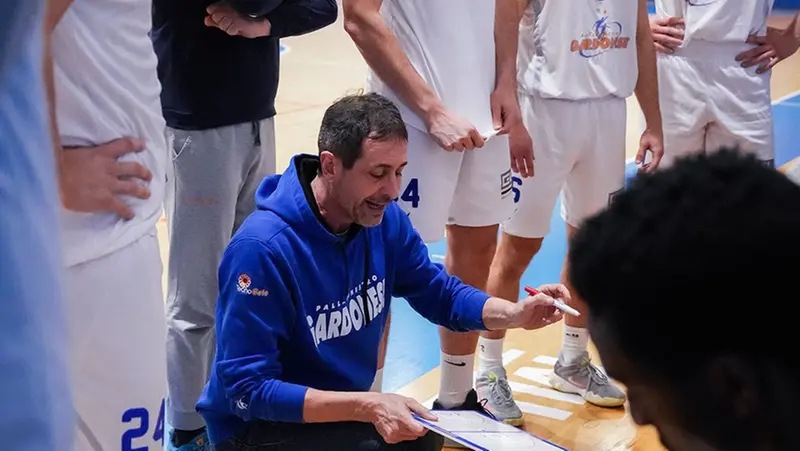 Gardonese con il coach Diego Sguaizer - foto Nicola Agostini © www.giornaledibrescia.it