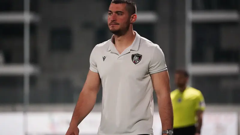 Mattia Perez allenatore dell'Fc Voluntas - Foto Newreporter Perteghella © www.giornaledibrescia.it