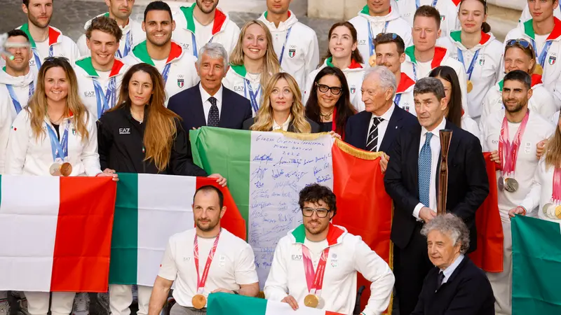 Il pisognese Giuseppe Romele a Palazzo Chigi all'incontro con Giorgia Meloni - Foto Ansa © www.giornaledibrescia.it