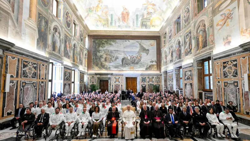 Gli atleti azzurri all'udienza con Papa Leone XIV - Foto Ansa © www.giornaledibrescia.it