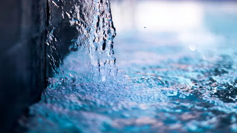 Il 12enne era rimasto incastrato con un piede nella vasca idromassaggio