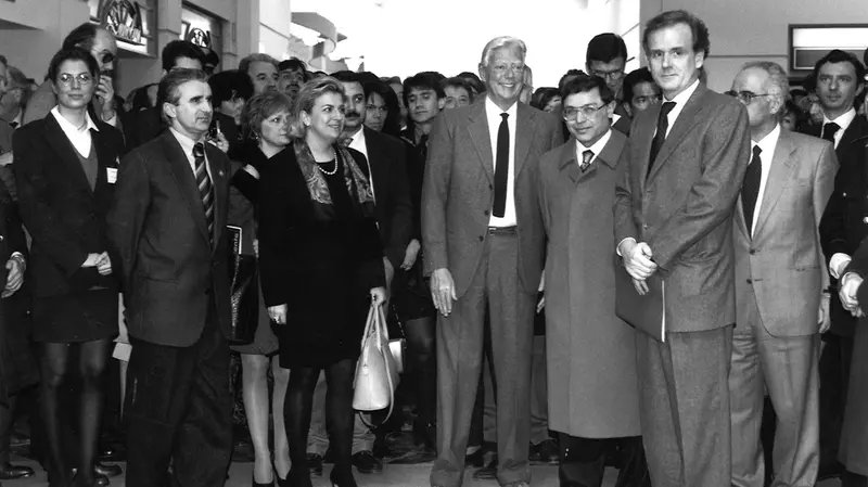 Umberto Agnelli nel 1996 all'apertura delle Rondinelle - © www.giornaledibrescia.it