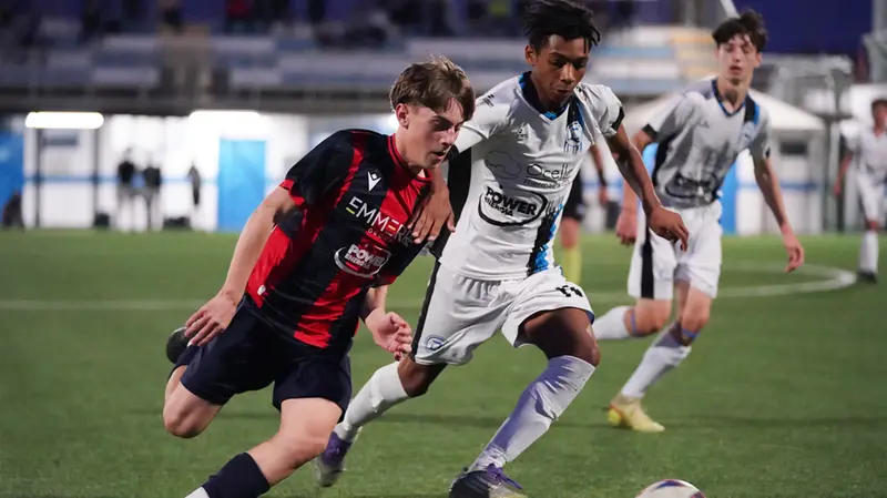 Un momento di Desenzano-Fc Voluntas che ha visto il successo degli ospiti - Foto Newreporter Perteghella © www.giornaledibrescia.it