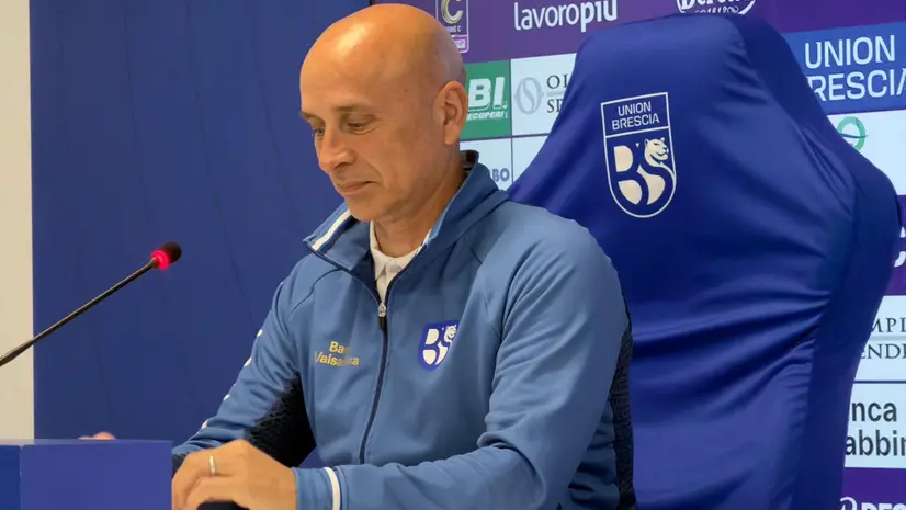 Eugenio Corini in conferenza stampa - © www.giornaledibrescia.it