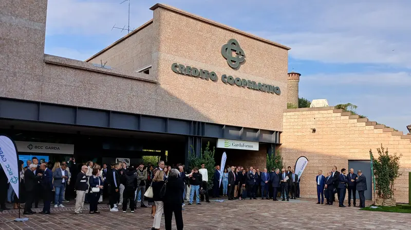 La sede centrale di Bcc Garda a Montichiari - © www.giornaledibrescia.it