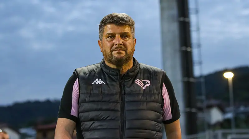 Baldini a Salò contro la Feralpi con il Palermo nei play off di serie C nel 2022 - Foto New Reporter Nicoli © www.giornaledibrescia.it