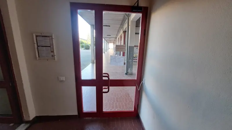 La porta rimasta bloccata © www.giornaledibrescia.it