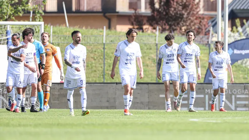 Delusione in casa Union dopo il gol subito - Foto New Reporter Nicoli © www.giornaledibrescia.it