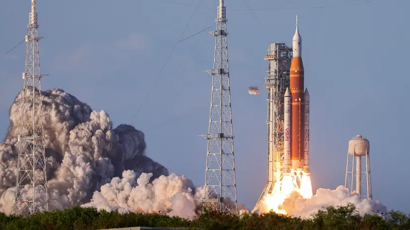 Il lancio della missione Artemis II - Foto Epa/Cristobal Herrera-Ulashkevich © www.giornaledibrescia.it